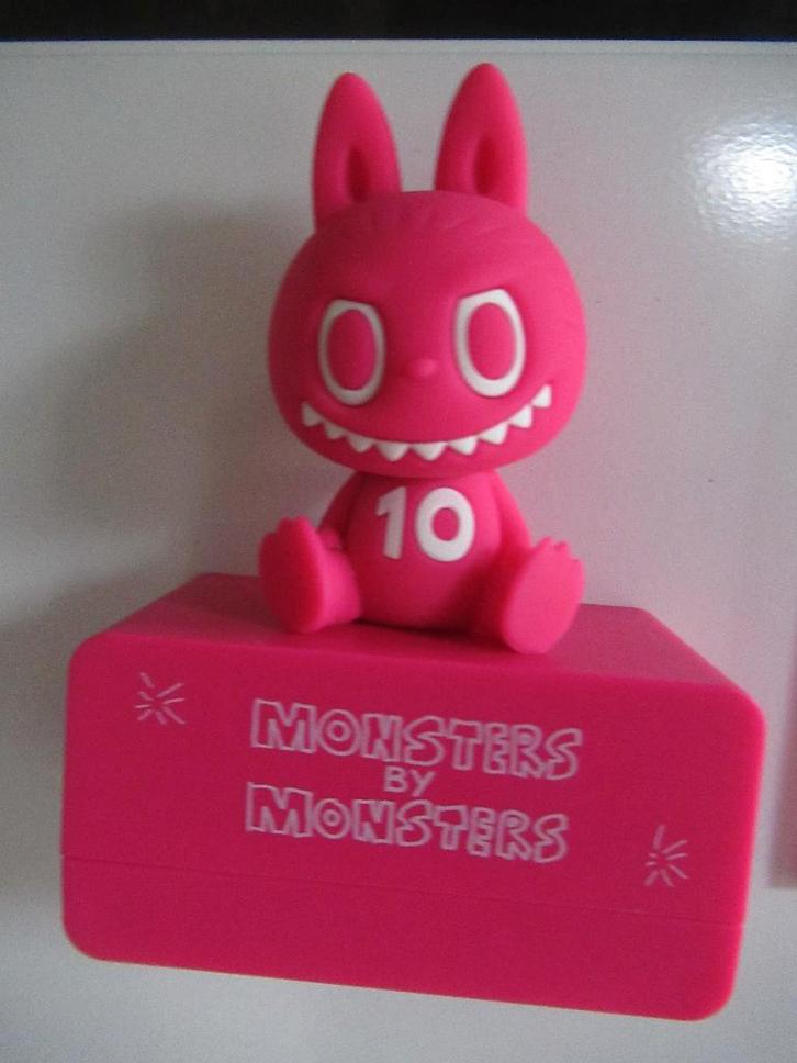 Pop Mart the Monsters 10th Anniversary FRIDGE MAGNET - PATO, Verzamelen, Poppetjes en Figuurtjes, Nieuw, Ophalen of Verzenden