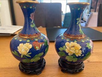 Set Cloisonne vaasjes beschikbaar voor biedingen