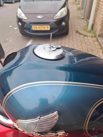 onderdelen zeer nette custom Honda CB 750 tank 1980/1982f beschikbaar voor biedingen