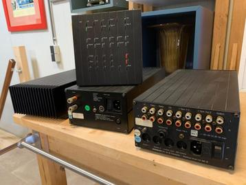 Meridian voor/ eindversterker- 2x mono, afst. Bediening. beschikbaar voor biedingen