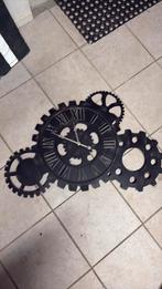 Klok werkend van staal, Ophalen, Gebruikt