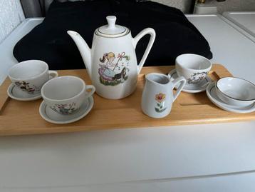 Vintage restaurant kinderserviesje beschikbaar voor biedingen