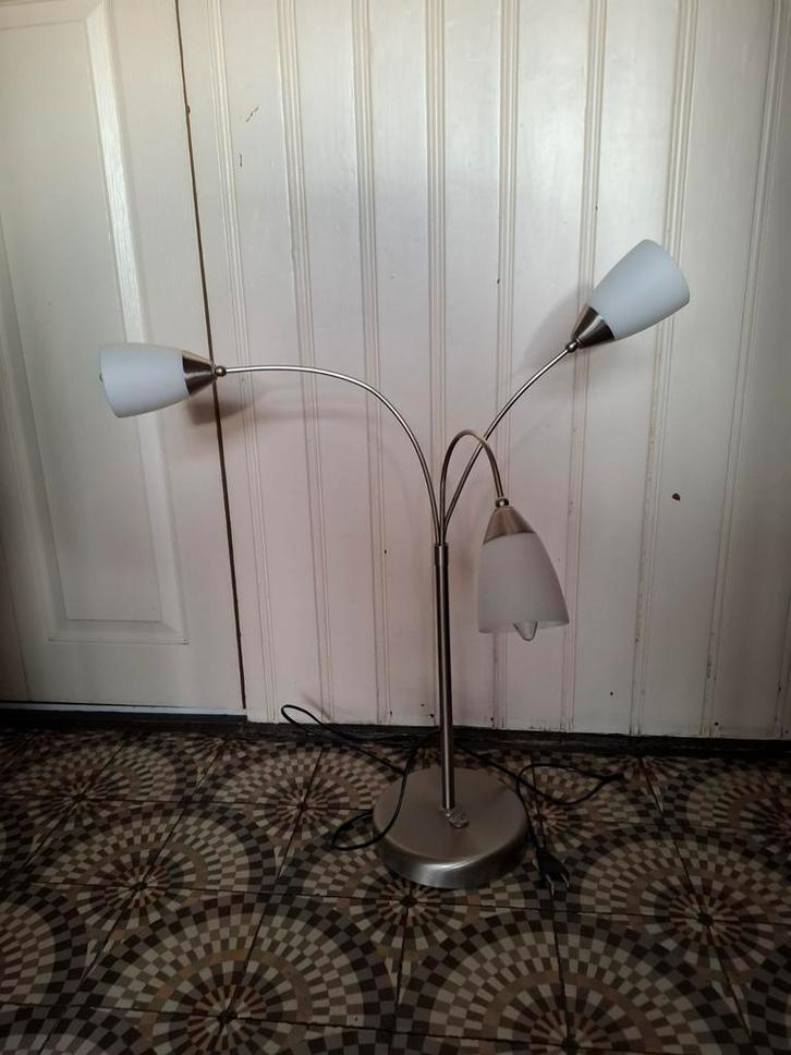 Stijlvolle Schemerlamp met 3 Armen, Huis en Inrichting, Lampen | Vloerlampen, Zo goed als nieuw, Minder dan 100 cm, Glas, Metaal