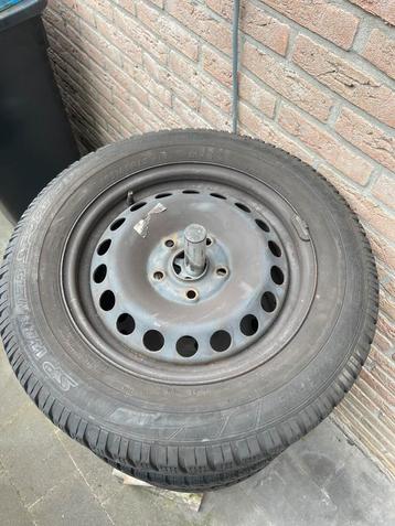 Winterbanden 195/65 R15 91T (M+S) beschikbaar voor biedingen