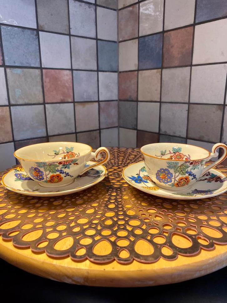 2 antieke kop en schotel met prachtig bloem decor, Antiek en Kunst, Antiek | Servies los, Ophalen of Verzenden