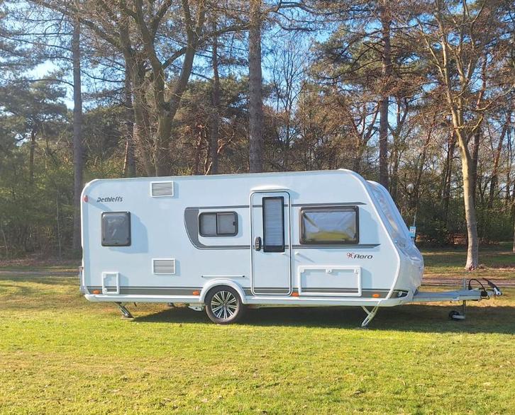 Dethleffs Aero 490 QSK(2022), Caravans en Kamperen, Caravans, Particulier, tot en met 4, 1250 - 1500 kg, Standaardzit, Dethleffs