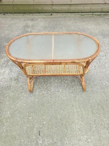 Mooie Ovale Vintage Rotan Rohé Tafel met Lectuur etage 50/60 beschikbaar voor biedingen