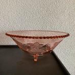 ANTIEKE  FRUITSCHAAL met druiventakjes gedecoreerd., Huis en Inrichting, Schaal, Rond, Ophalen of Verzenden, Glas