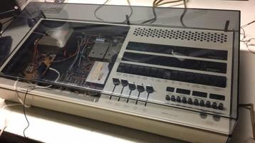 Witte Wega Studio 3220 zonder platenspeler. beschikbaar voor biedingen