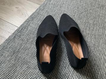 schoenen van gewoven stof beschikbaar voor biedingen