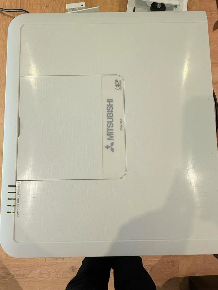 Mitsubishi UD8400U Beamer - Projector, Audio, Tv en Foto, Beamers, Gebruikt, DLP, Overige resoluties, Ophalen of Verzenden