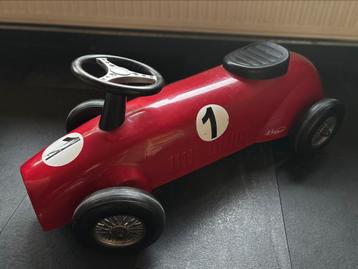 Loop race auto beschikbaar voor biedingen