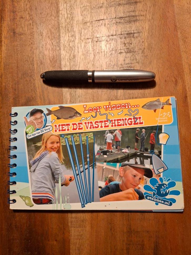 Leer vissen met de vaste hengel - handleiding, Boeken, Kinderboeken | Jeugd | onder 10 jaar, Ophalen of Verzenden