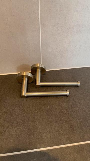 RVS toiletrolhouders beschikbaar voor biedingen