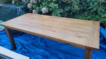 Houten Eettafel beschikbaar voor biedingen