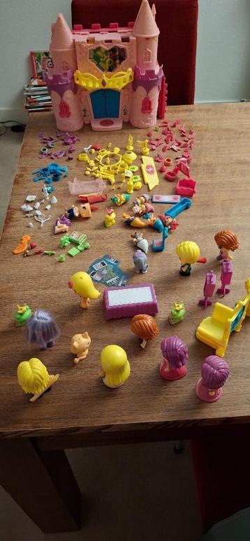 Pinypon huisje met poppetjes  beschikbaar voor biedingen