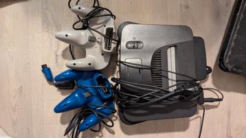 Nintendo 64 console met 2 controllers beschikbaar voor biedingen