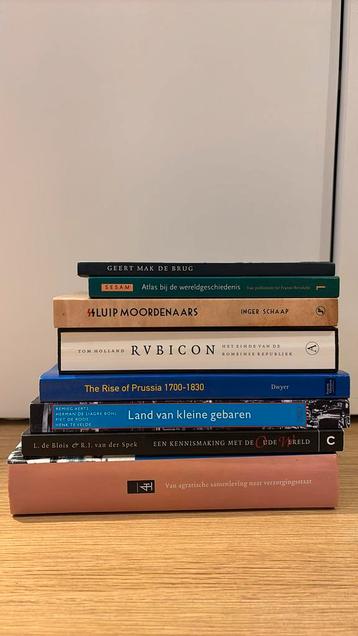 8 geschiedenisboeken  beschikbaar voor biedingen