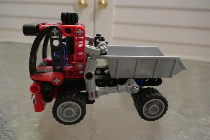 Technic lego 8065 mini container truck, Kinderen en Baby's, Speelgoed | Duplo en Lego, Zo goed als nieuw, Lego, Complete set, Ophalen of Verzenden