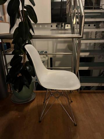 6 Eiffel stoeltjes MC Italy per 2 te koop beschikbaar voor biedingen