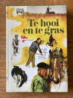 Rien Poortvliet - Te hooi en te gras (4e druk - 1976) zgan, Boeken, Ophalen of Verzenden, Zo goed als nieuw, Rien Poortvliet, Prentenboek