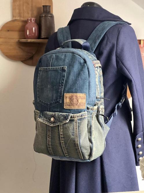 Gevraagd oude spijkerbroeken / jeans, Hobby en Vrije tijd, Stoffen en Lappen, Gebruikt, Katoen, 120 cm of meer, 30 tot 200 cm