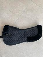 Zadeldekje/ zadelonderlegger zwart 17/18 inch, Dieren en Toebehoren, Ophalen of Verzenden, Zo goed als nieuw