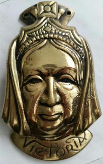 Queen Victoria deurklopper, mooi zwaar messing antiek beschikbaar voor biedingen