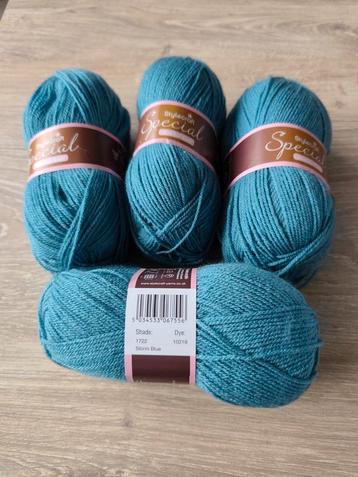4 nieuwe bollen van Stylecraft double knit 1722 beschikbaar voor biedingen