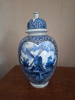 Vaas Delfts blauw met afbeelding van molen, Antiek en Kunst, Ophalen