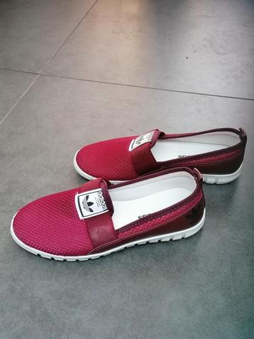 Adidas heerlijke stretch espadrilles maat 37/ 38 wijnrood

 beschikbaar voor biedingen