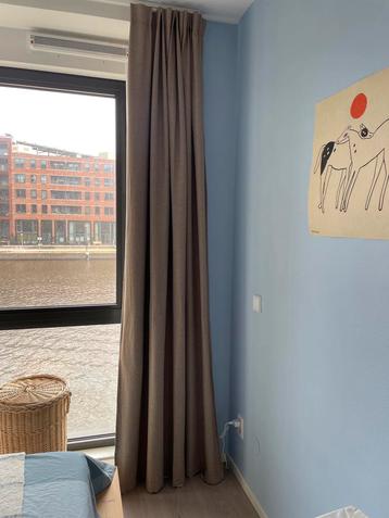 Twee Taupe blackout Gordijnen - 270x140 cm beschikbaar voor biedingen