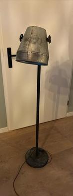 Industriële vloerlamp, Huis en Inrichting, Lampen | Vloerlampen, Ophalen of Verzenden, Zo goed als nieuw, 150 tot 200 cm