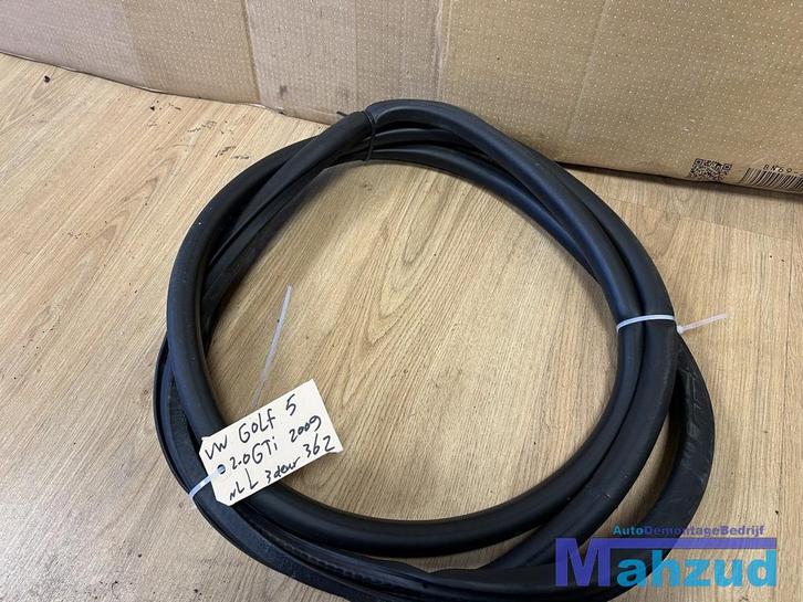 VW GOLF 5 Links 3 deurs deurrubber portierubber 2003-2009, Auto-onderdelen, Carrosserie en Plaatwerk, Volkswagen, Gebruikt, Ophalen of Verzenden