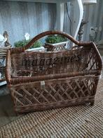 Riviera maison rattan lectuur mand magazines, Huis en Inrichting, Woonaccessoires | Krantenbakken en Lectuurbakken, Ophalen, Zo goed als nieuw