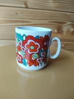 Jaren 70 koffiemok, beker, bloemen west Germany, Huis en Inrichting, Ophalen of Verzenden, Zo goed als nieuw, Overige stijlen