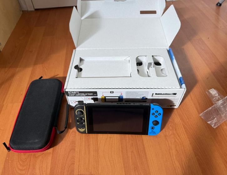 Nintendo Switch compleet Fortnite Editie, Spelcomputers en Games, Spelcomputers | Nintendo Switch, Zo goed als nieuw, Ophalen of Verzenden