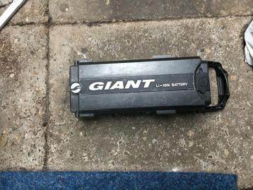 Nog goed Giant accu 26V 4 pins, ook 36V, interesse beschikbaar voor biedingen