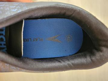 Sportschoenen  beschikbaar voor biedingen