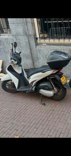 Honda SH in goede staat, Fietsen en Brommers, Brommers | Honda, Ophalen, Gebruikt, Overige modellen