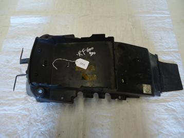 RF600 1993 - 1997 Suzuki Batterijbak D1-11204 beschikbaar voor biedingen