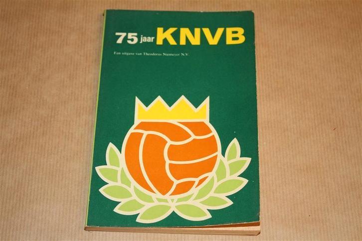 75 jaar KNVB. Een voetbal-documentaire. 1964., Boeken, Sportboeken, Gelezen, Watersport en Hengelsport, Ophalen of Verzenden