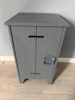 Nachtkastje van woood, Huis en Inrichting, Slaapkamer | Nachtkastjes, Ophalen, Gebruikt, Hout, Minder dan 45 cm