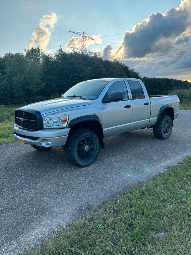 Dodge ram 2500  6.7 diesel cummins 4x4 diesel, Auto's, Bestelauto's, Particulier, 4x4, ABS, Airbags, Airconditioning, Bluetooth