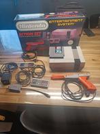 Nintendo actionset  + 5 spellen, Spelcomputers en Games, Ophalen of Verzenden, Gebruikt, NES, Overige controllers
