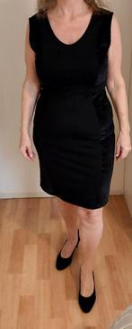 Zwarte nette jurk maat 40, Kleding | Dames, Jurken, Ophalen, Zo goed als nieuw, Maat 38/40 (M), Zwart