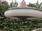 Vintage hanglamp Massive UFO / spage age diameter 50 cm, Huis en Inrichting, Lampen | Hanglampen, Ophalen, Gebruikt, Glas, Minder dan 50 cm