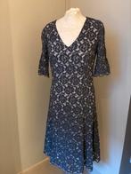 LaDress Jurk Grijs Lace Viscose ZGAN, Maat 38/40 (M), Ophalen of Verzenden, Zo goed als nieuw, Knielengte