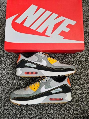 Nike Air Max 90 Spiral Sage/White-Black beschikbaar voor biedingen