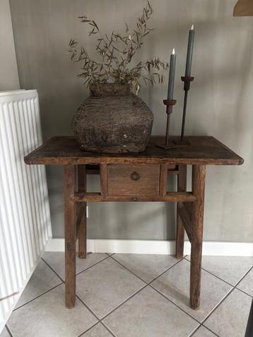 Oud Chinees houten wandtafeltje sidetable  beschikbaar voor biedingen